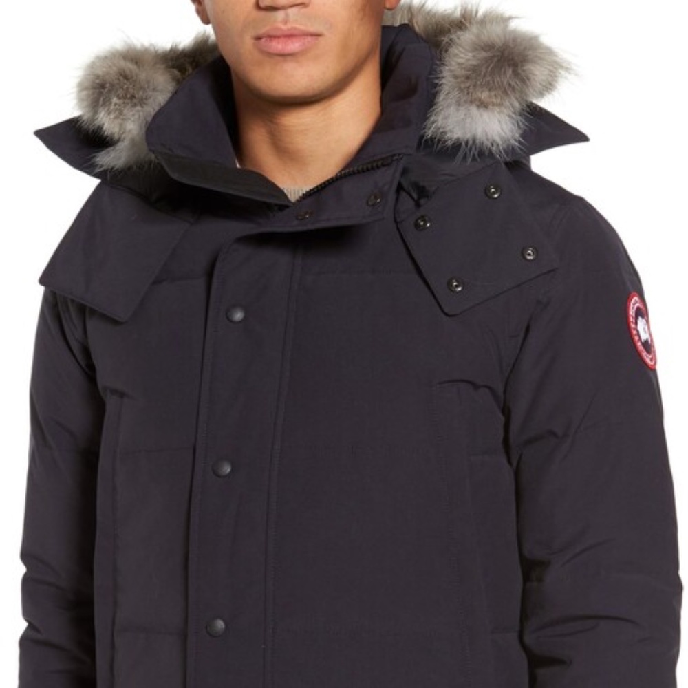 Canada Goose Wyndham Slim-Fit Coyote Fur-Trim Down Parka - NAVY - Size L